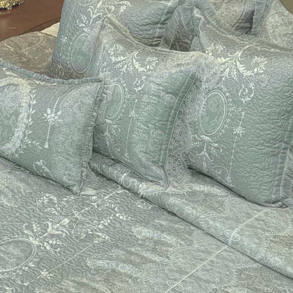 Imperial Lace - Bedcover set