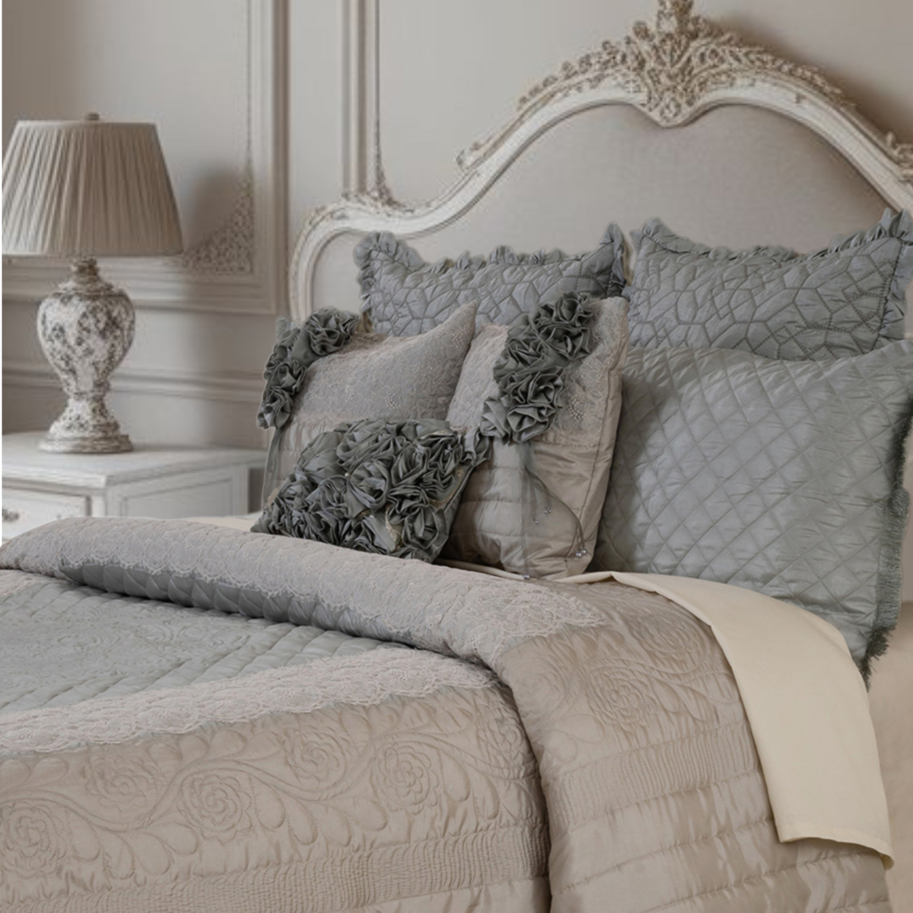 Chantilly Bedcover set