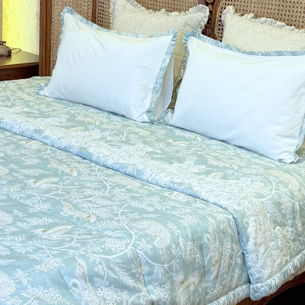 Swan Divine Quilt Set