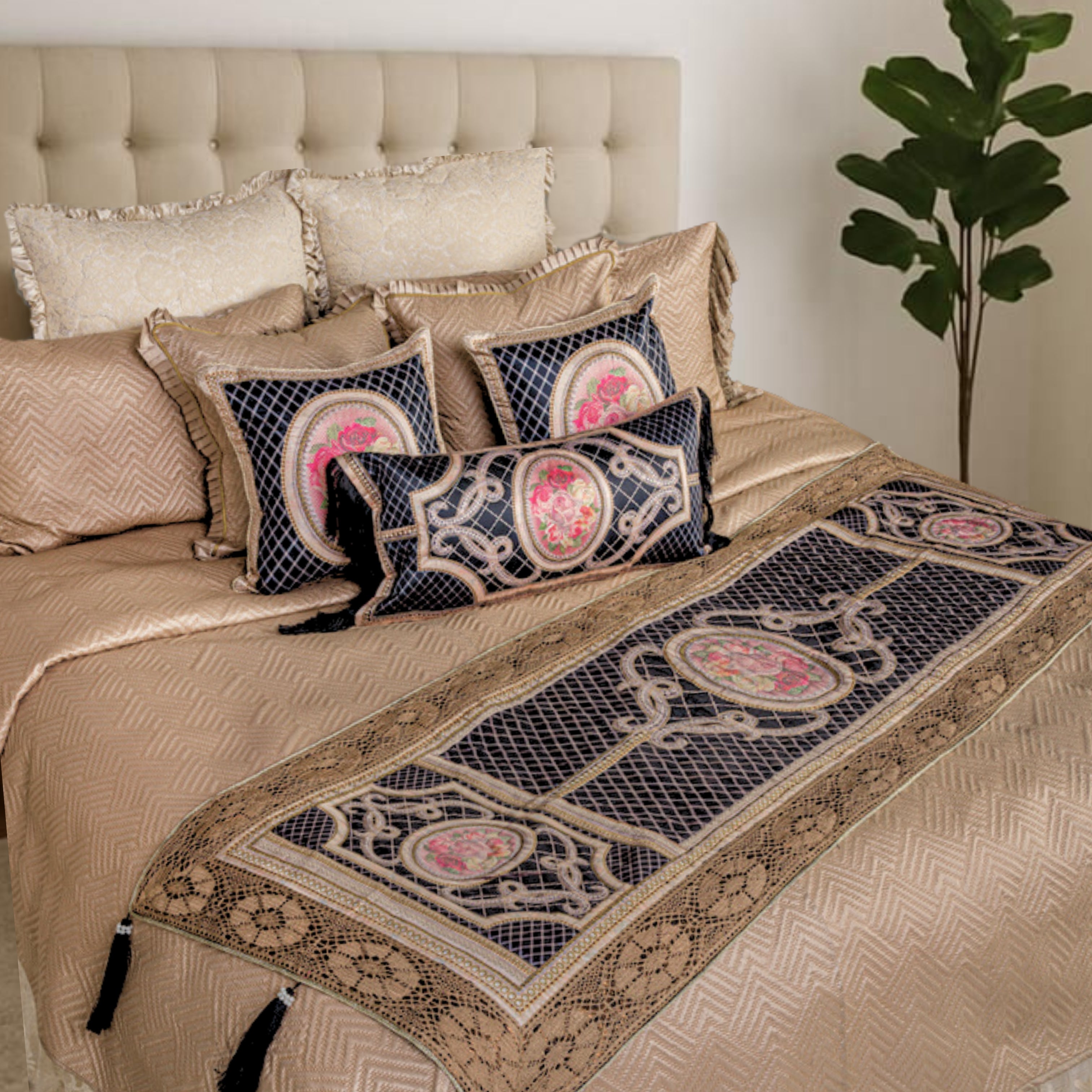 Black Bal -Bedcover & Runner set