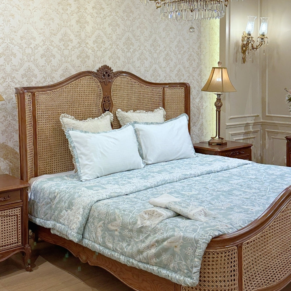 Swan Divine Quilt Set