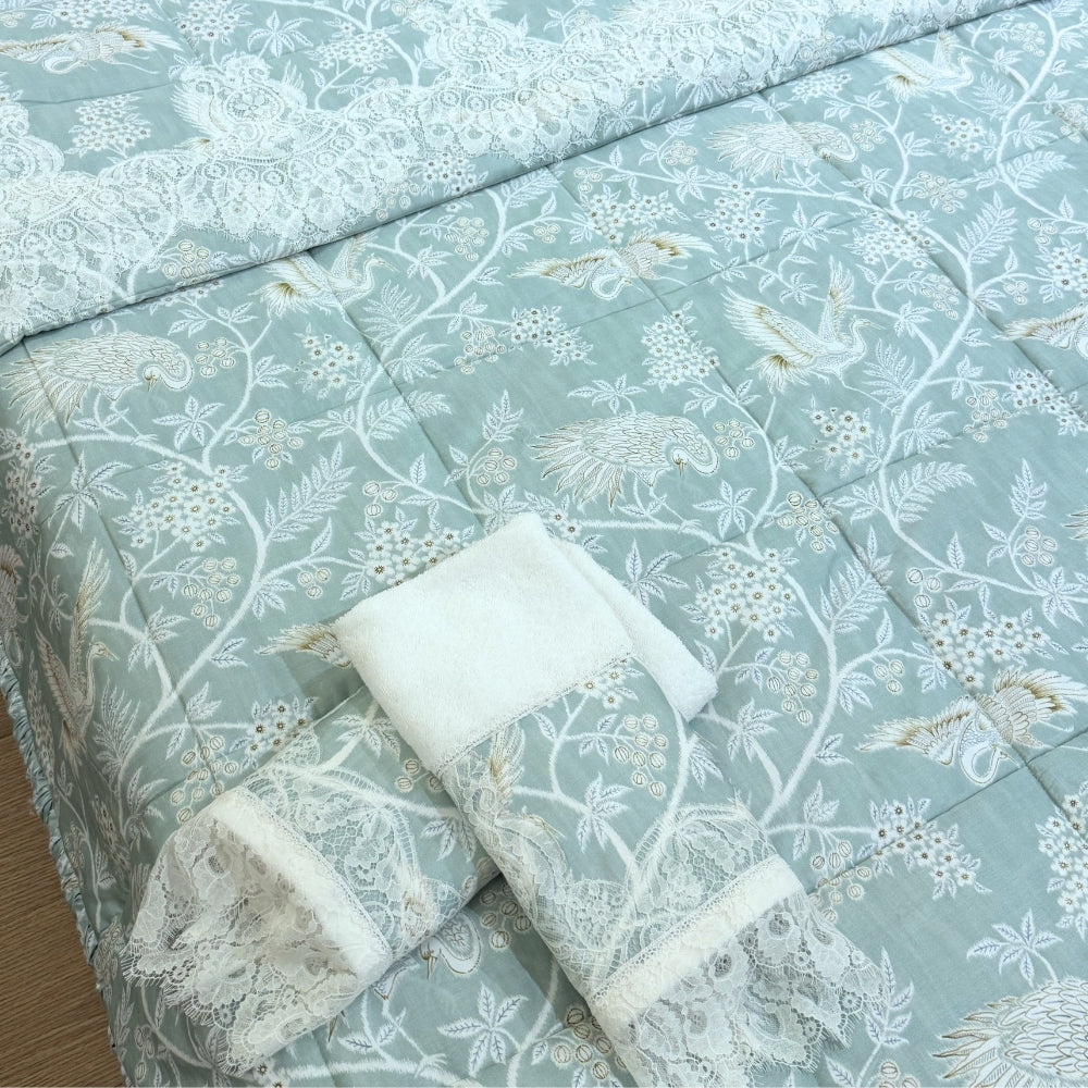 Swan Divine Quilt Set