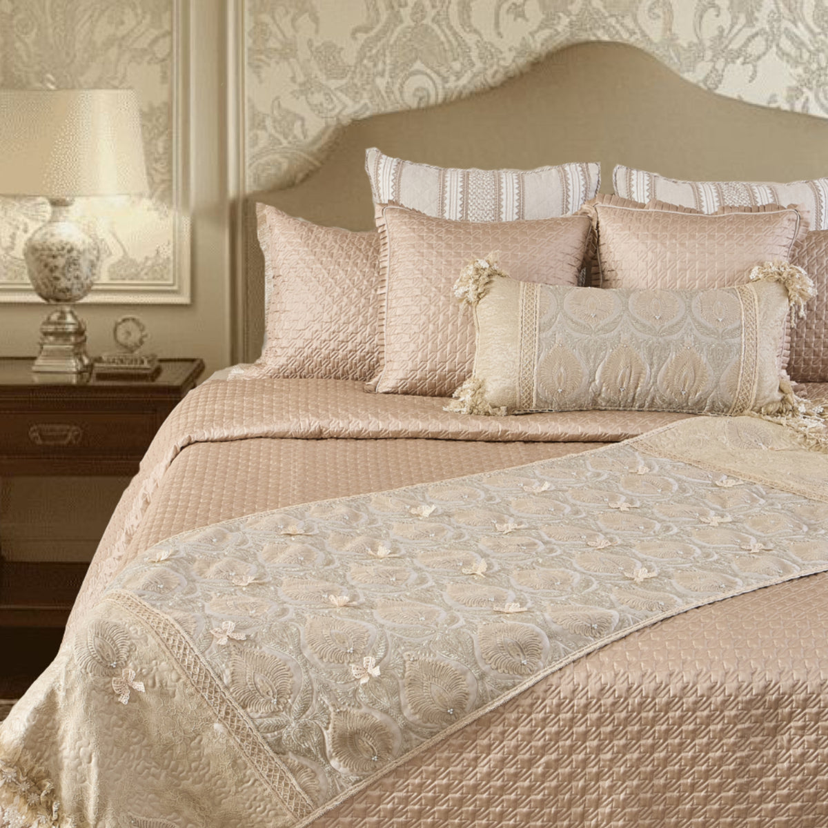 LA Bella -Bedcover & Runner set