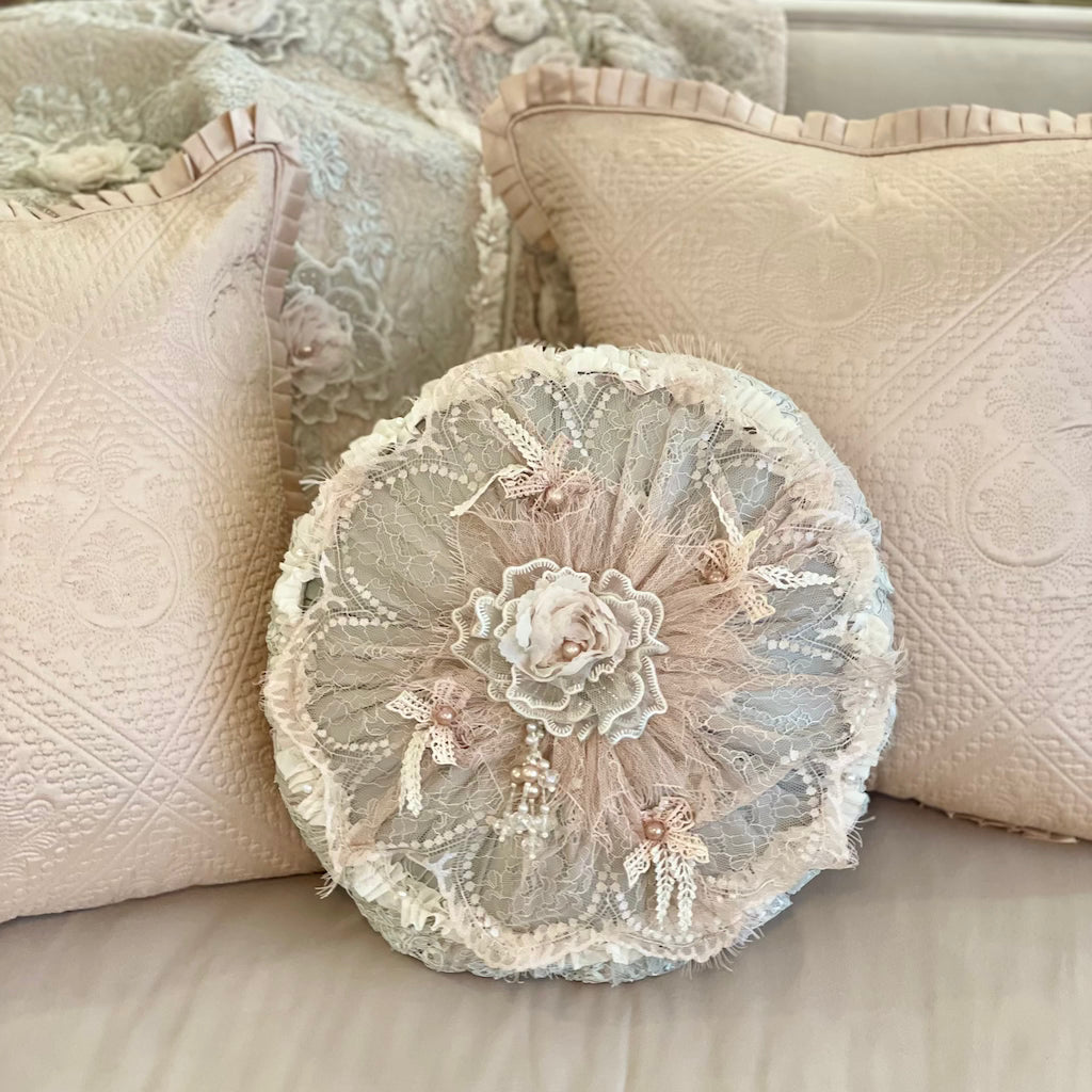 Floral fall Accent round