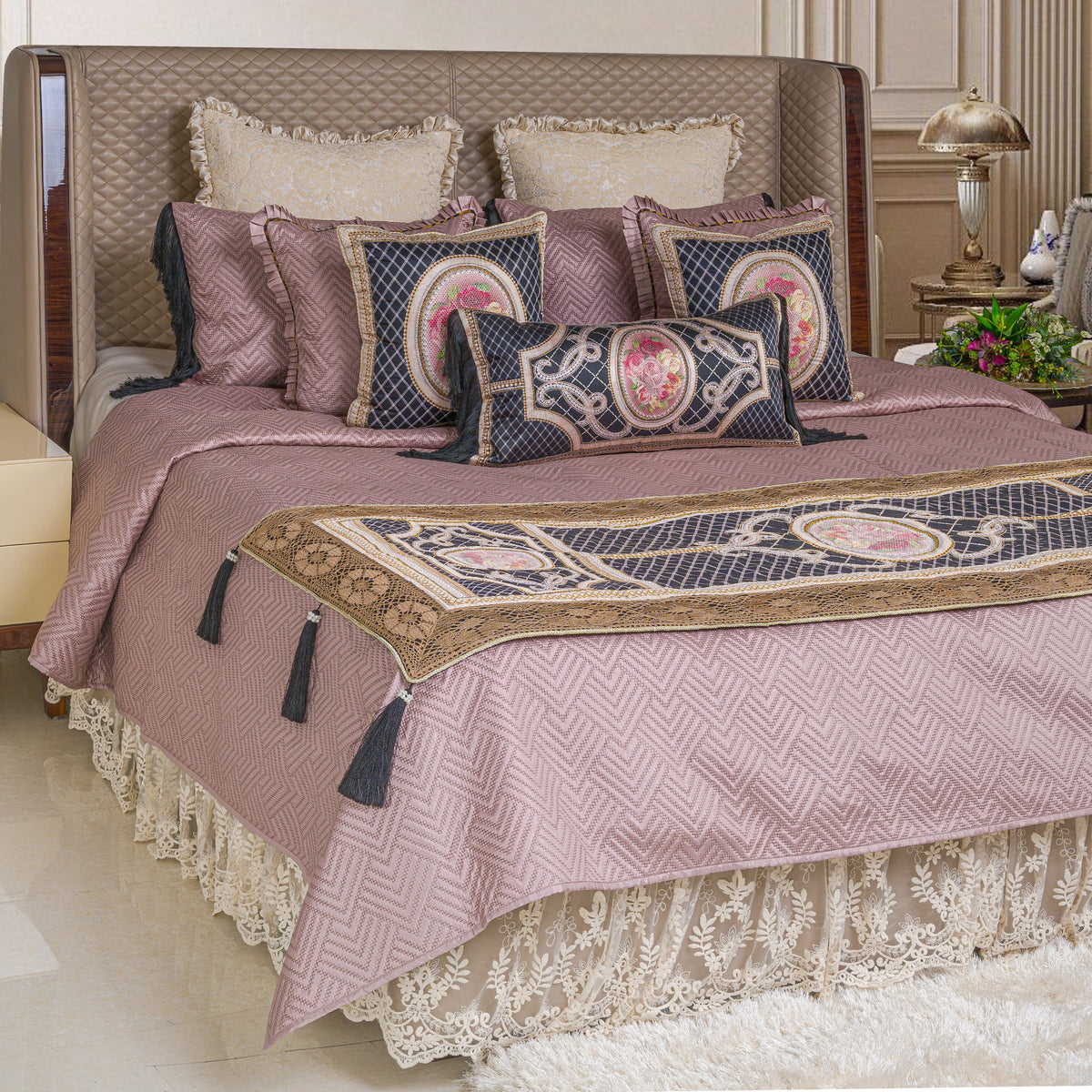 Black Bal -Bedcover & Runner set